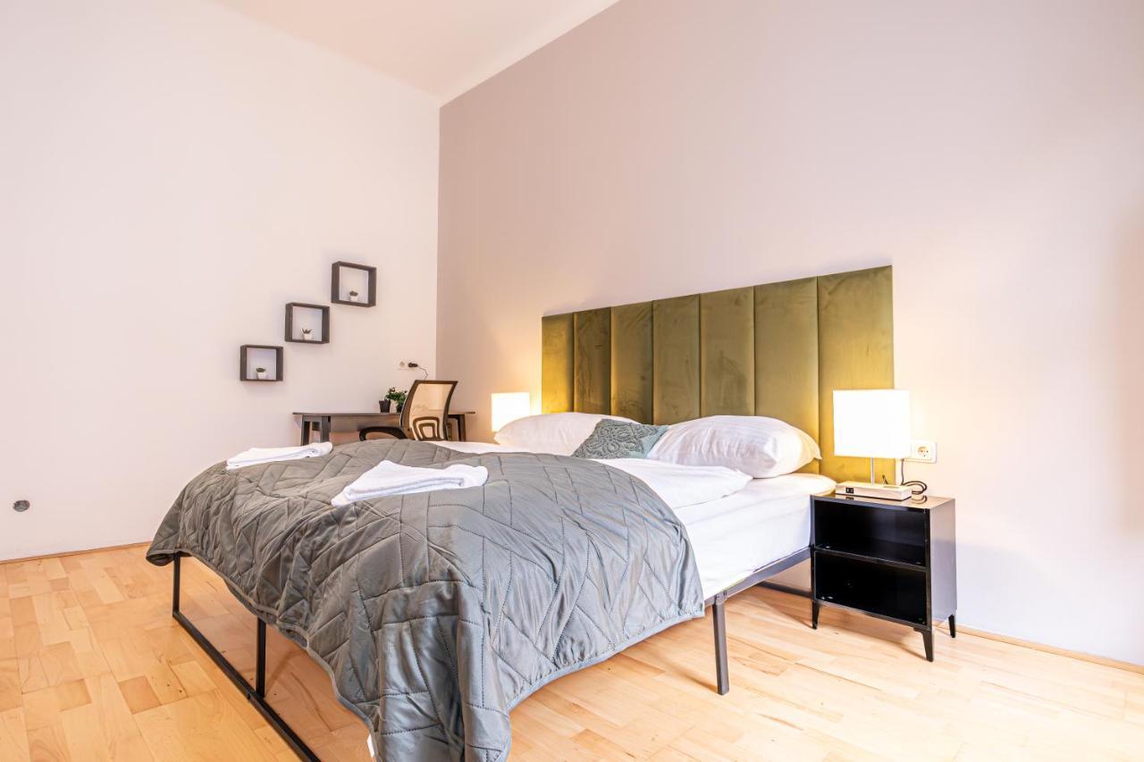Apartament Stadthalle Oasis: Stylish 3br In