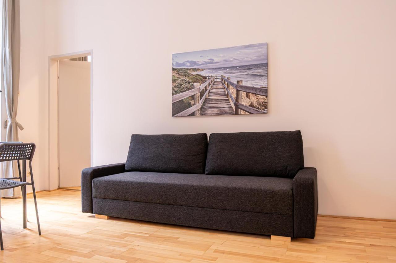 Apartament Stadthalle Oasis: Stylish 3br In *