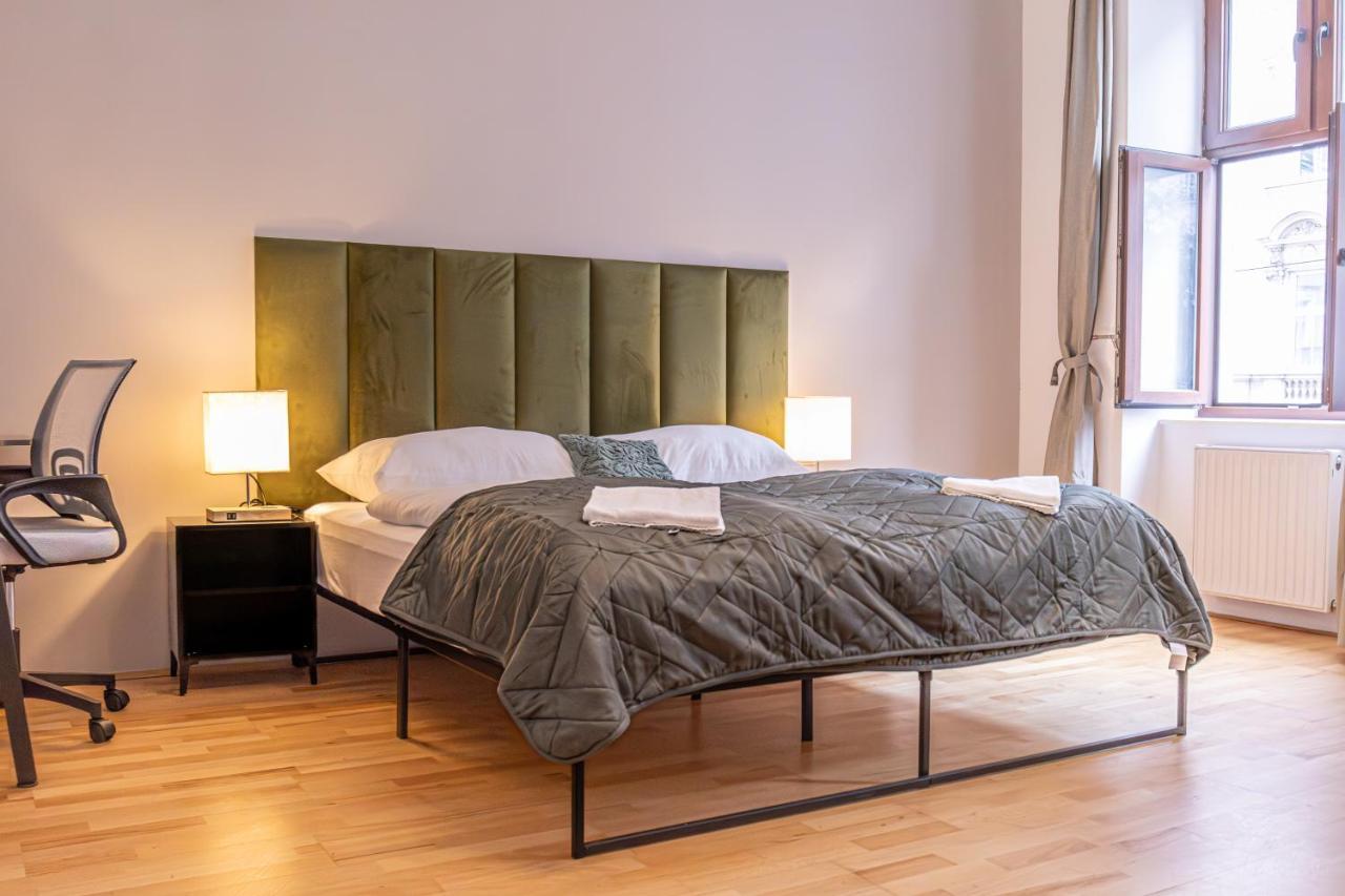 Apartament Stadthalle Oasis: Stylish 3br In